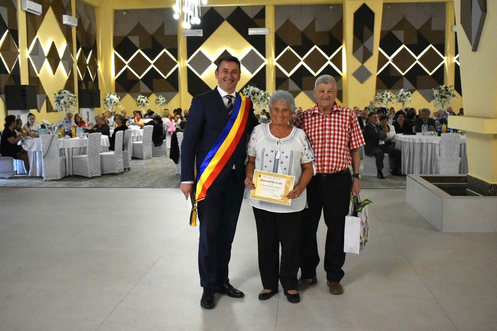 Anunț în atenția familiilor care aniversează 50 de ani de căsătorie - NUNTA DE AUR-